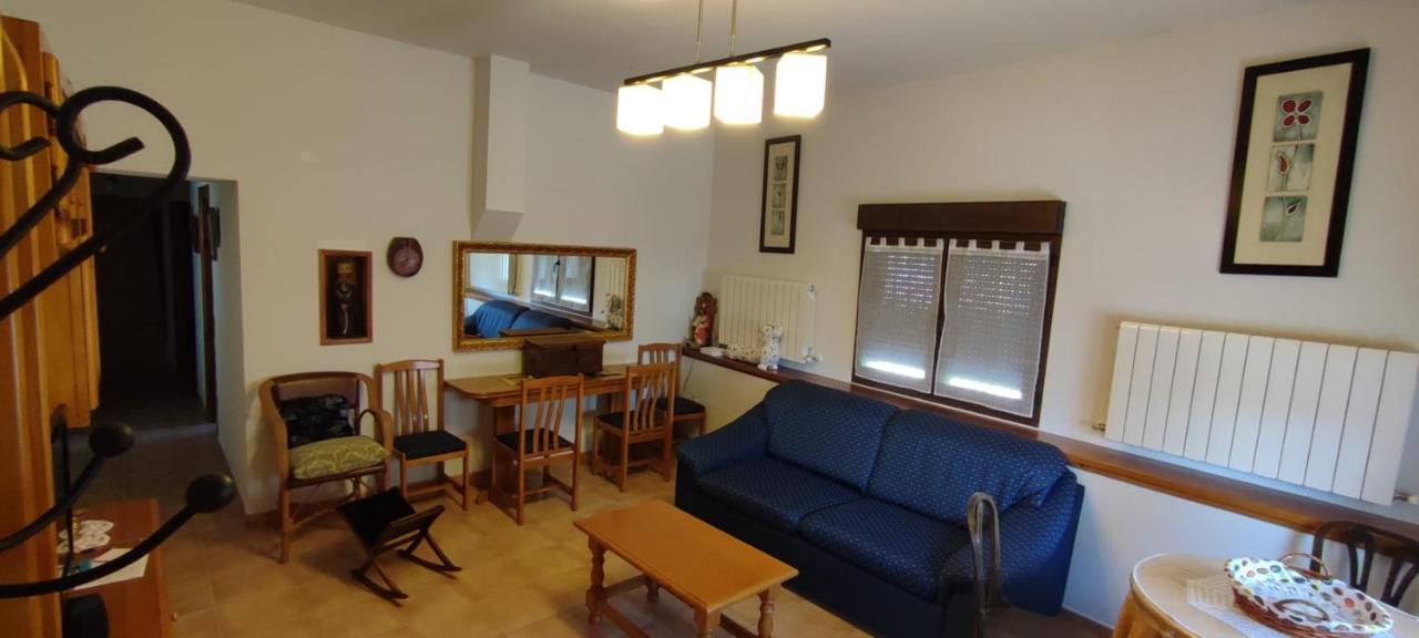 Casa De Los Abuelos Ortigosa del Monte ภายนอก รูปภาพ