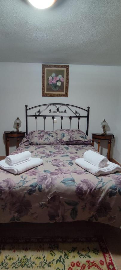 Casa De Los Abuelos Ortigosa del Monte ภายนอก รูปภาพ