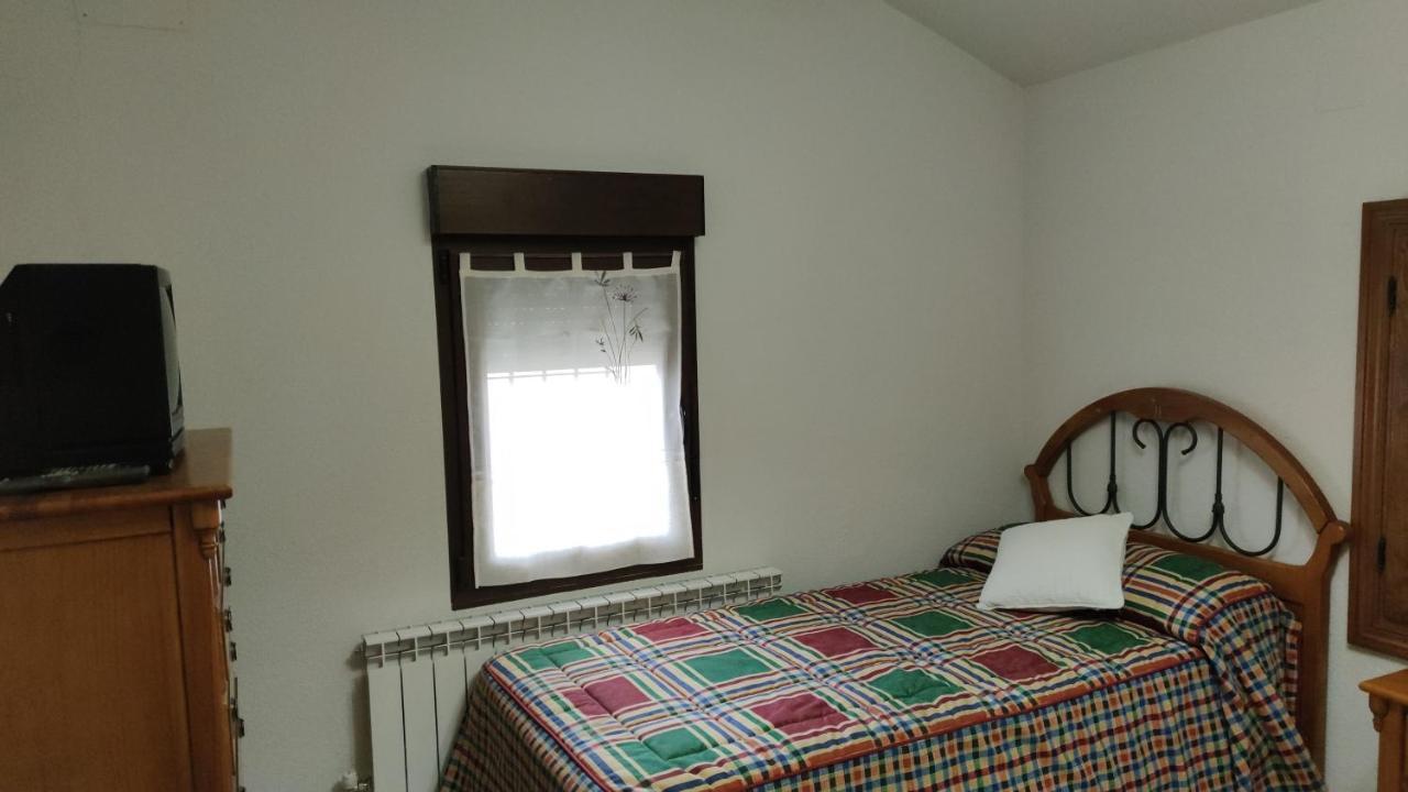 Casa De Los Abuelos Ortigosa del Monte ภายนอก รูปภาพ